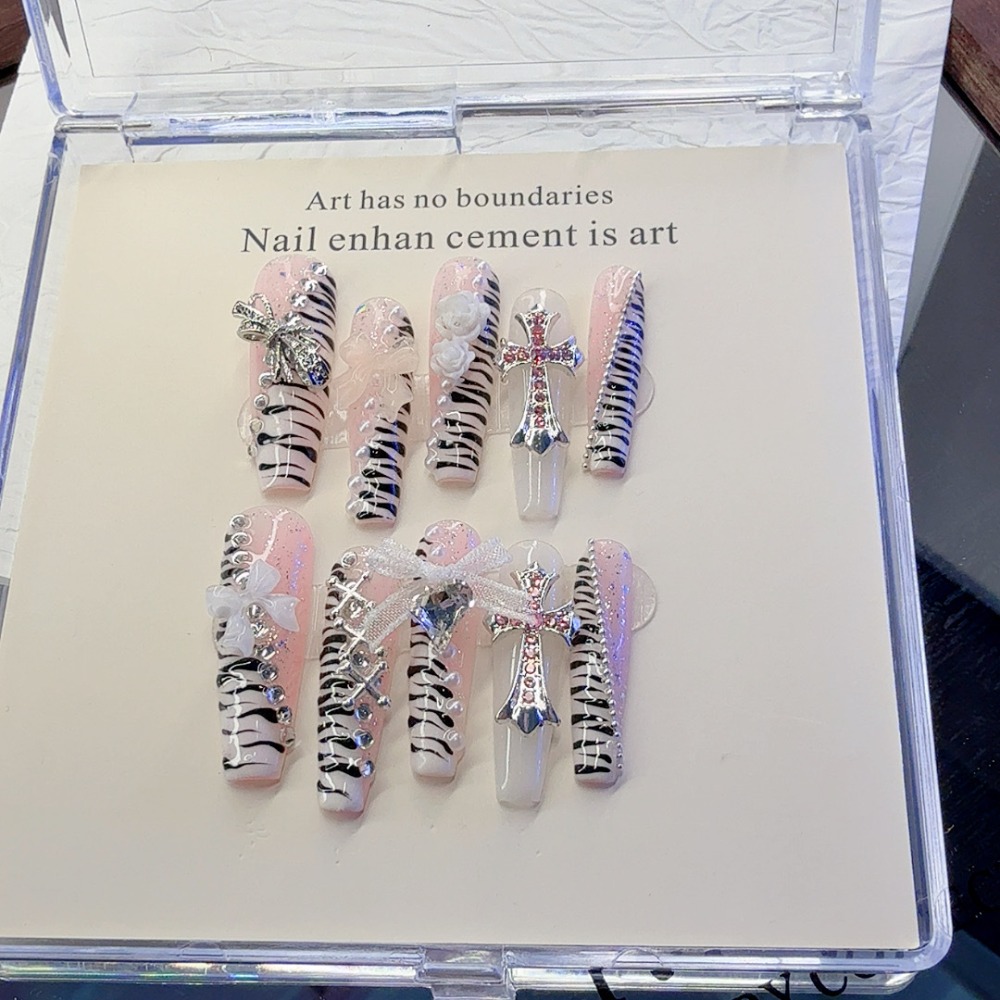 10 Piezas de Uñas Postizas Y2K - Nail Art Zebra reseña y precio